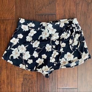 Forever 21 Floral Skort - Size 26